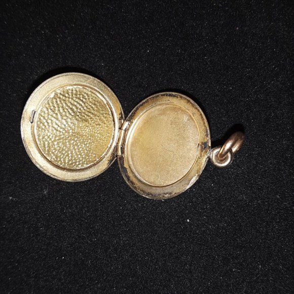 Rare GOLD FILLED LOCKET NORTHEASTERN UNIVERSITY MASS MOTHER OF PEARL & ENAMEL - Picture 4 of 5